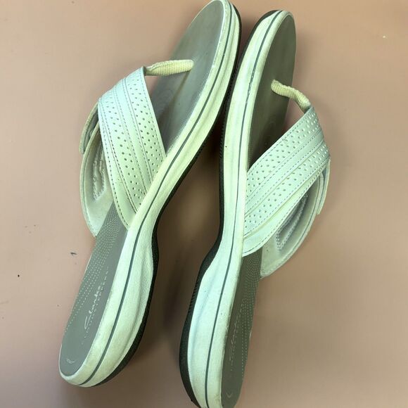 Clarks Cloudsteppers Women’s 10 White Sandals Adjustable Flip Flop Style Sliders - Picture 3 of 9